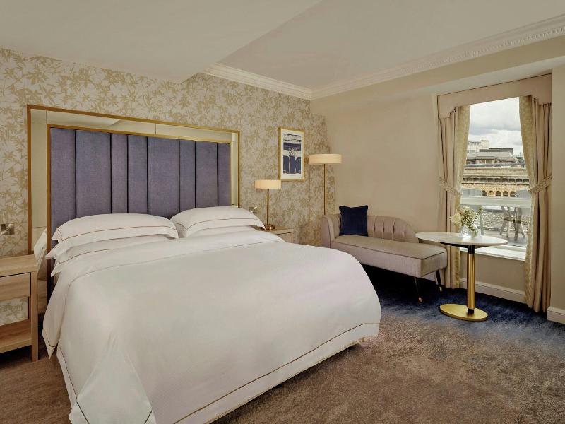 The College Green Hotel Dublin, Autograph image