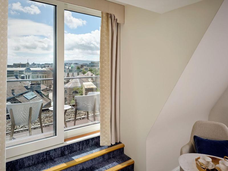 The College Green Hotel Dublin, Autograph image
