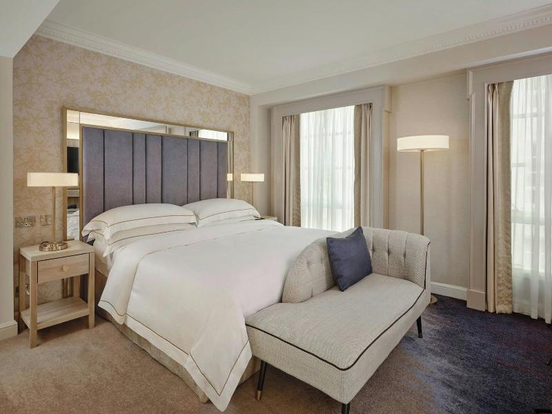 The College Green Hotel Dublin, Autograph image