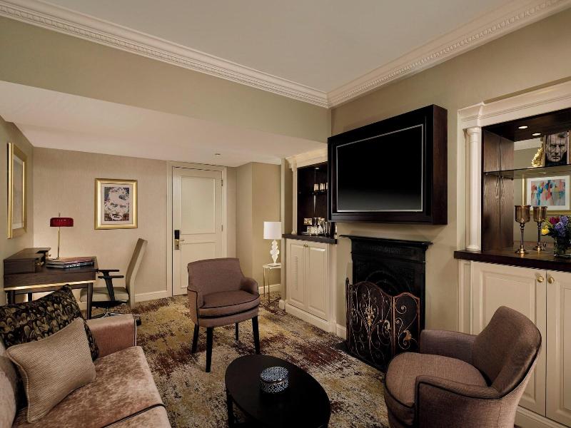 The College Green Hotel Dublin, Autograph image