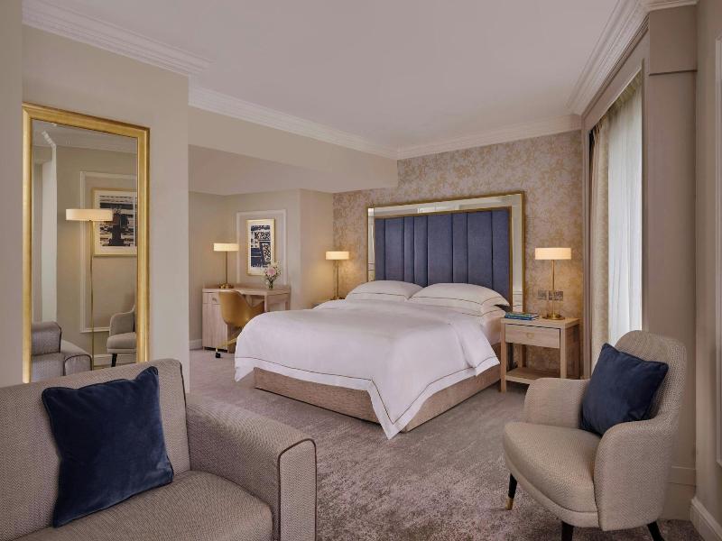 The College Green Hotel Dublin, Autograph image