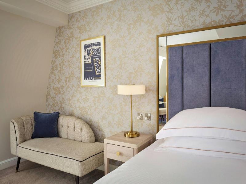 The College Green Hotel Dublin, Autograph image