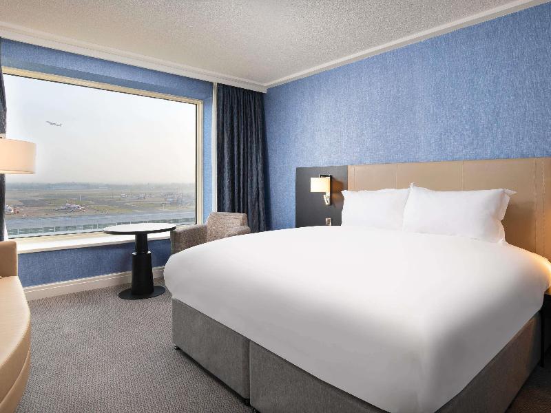 Sofitel London Gatwick image