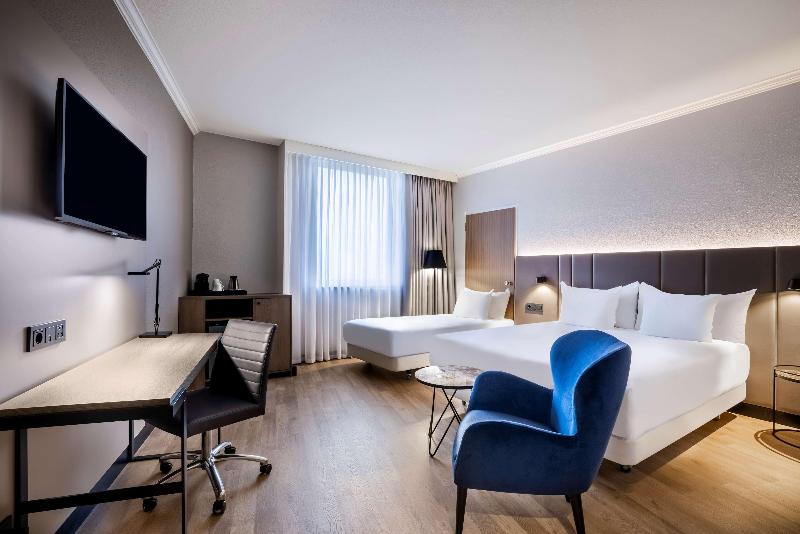 NH Luxembourg Airport image