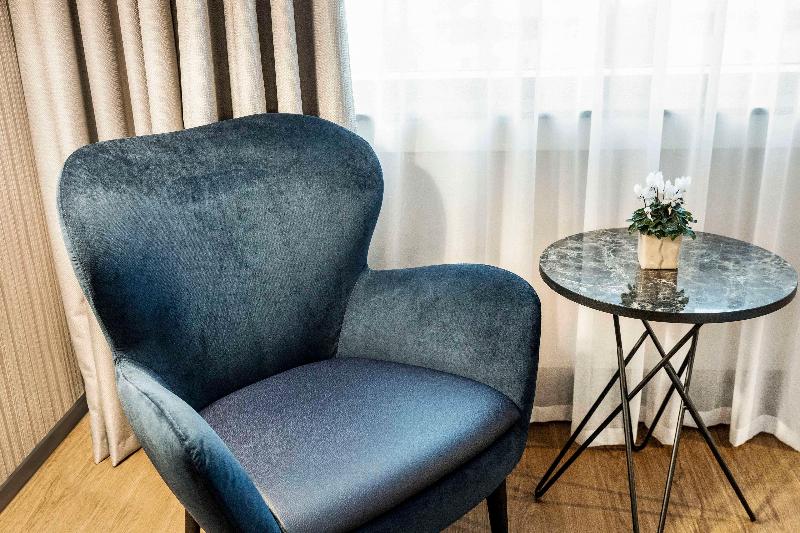 NH Luxembourg Airport image