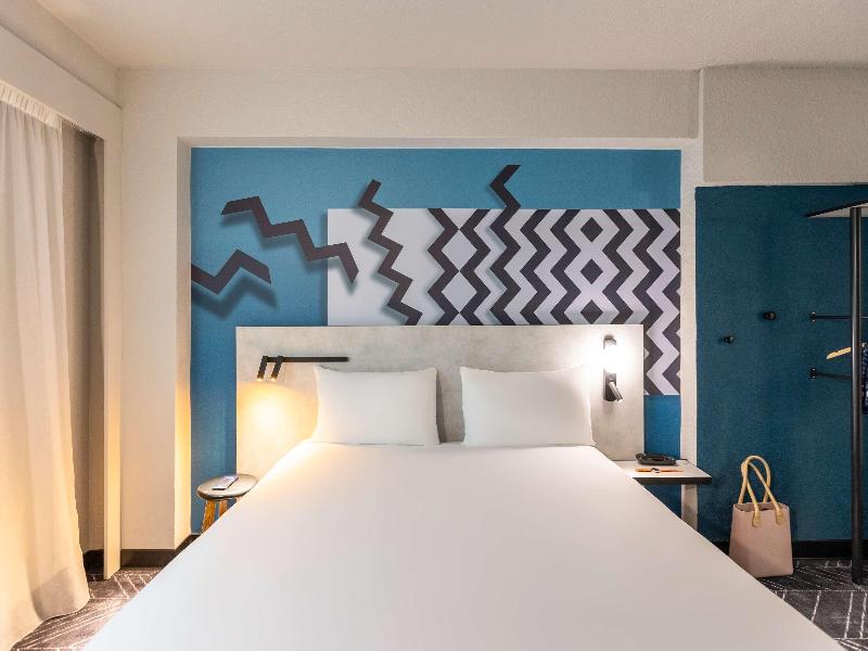 ibis Styles Bordeaux Meriadeck image