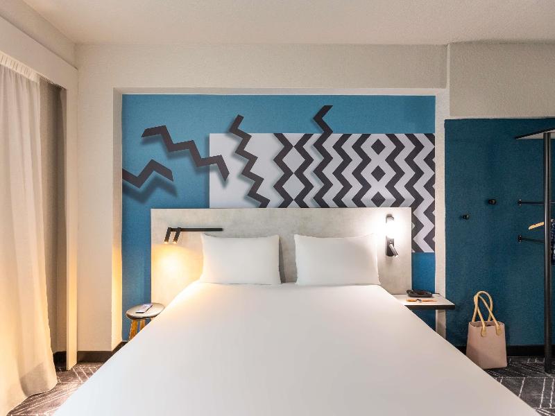 ibis Styles Bordeaux Meriadeck image