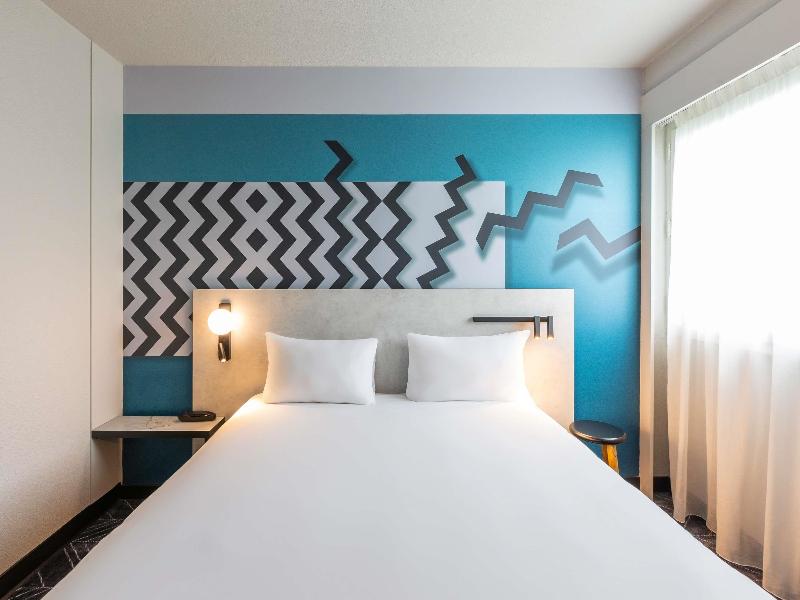 ibis Styles Bordeaux Meriadeck image