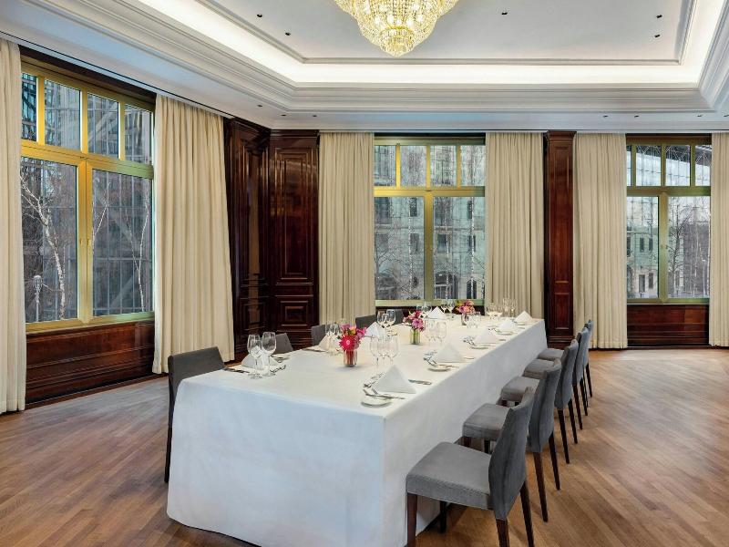 Ritz-Carlton Berlin image