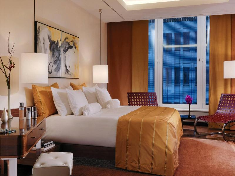 Ritz-Carlton Berlin image