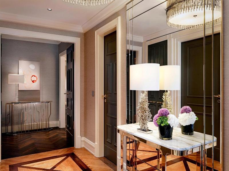Ritz-Carlton Berlin image