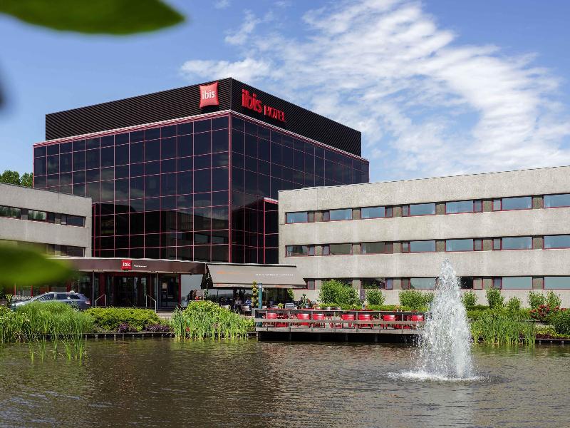 ibis Schiphol Amsterdam Airport image