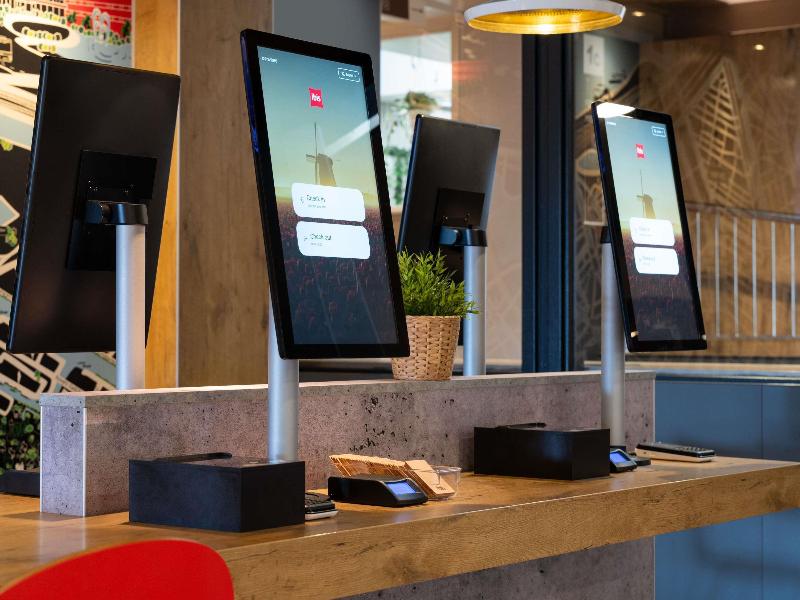 ibis Schiphol Amsterdam Airport image