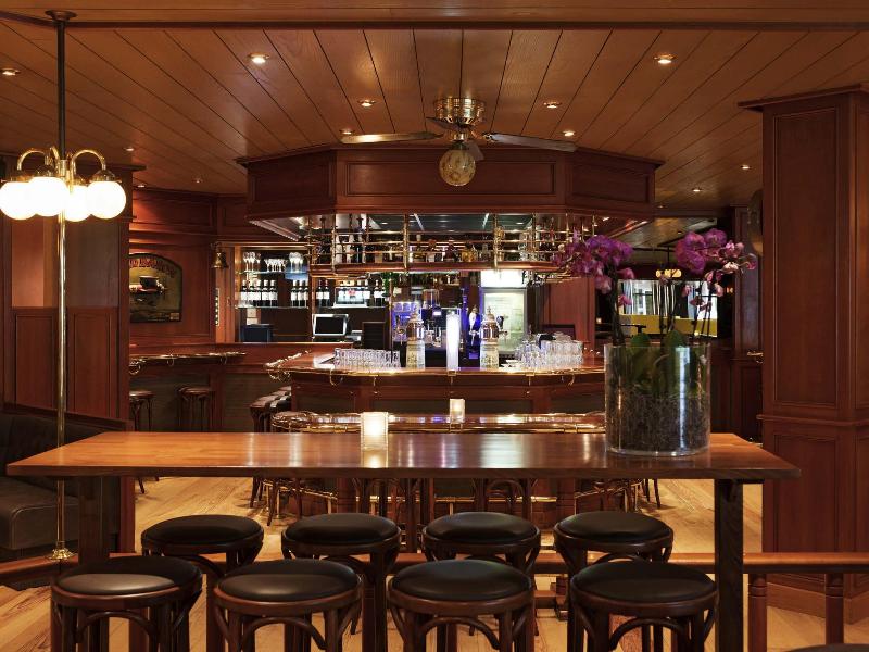 ibis Schiphol Amsterdam Airport image