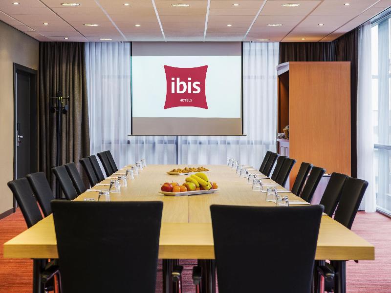 ibis Schiphol Amsterdam Airport image