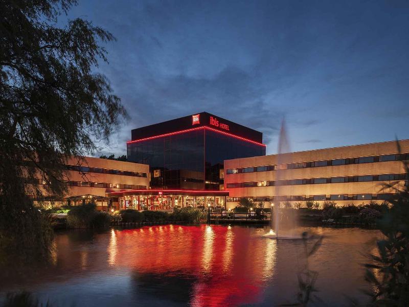 ibis Schiphol Amsterdam Airport image