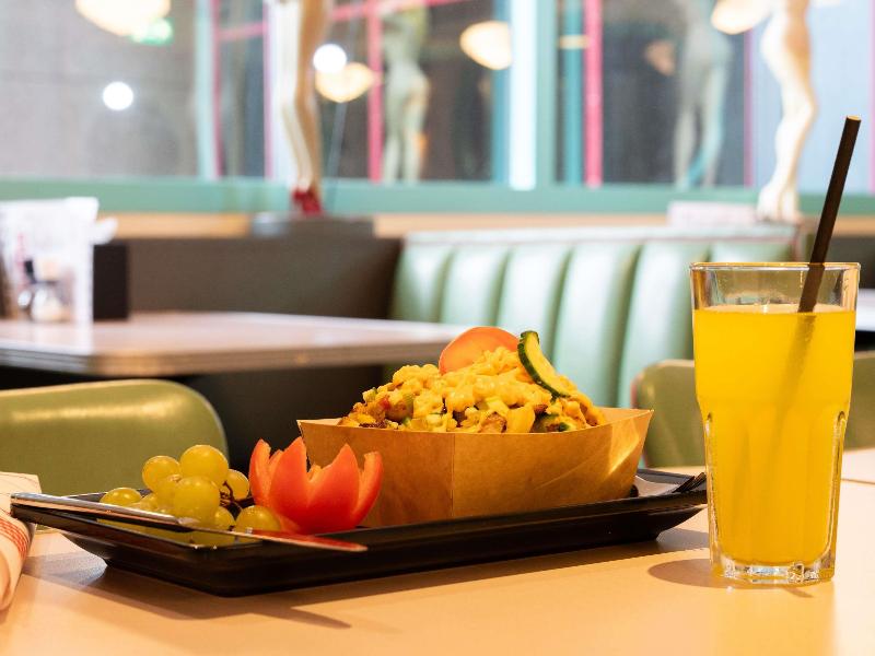 ibis Schiphol Amsterdam Airport image