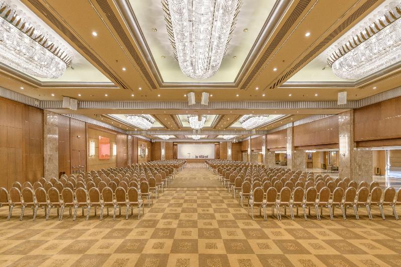 Stay in style at Intercontinental Hotels Athenaeum Athens
