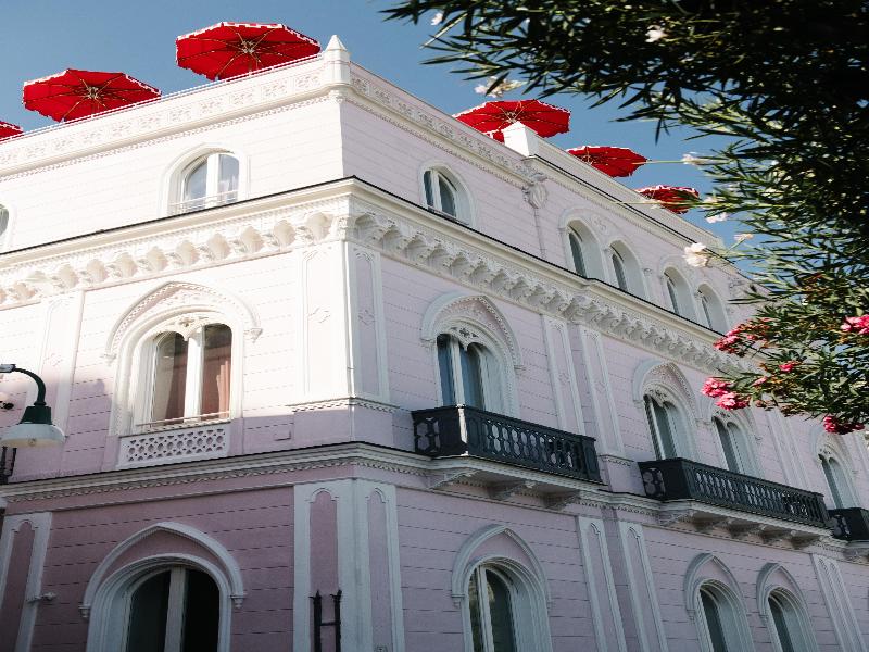 il Capri Hotel image