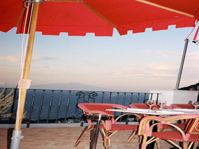 il Capri Hotel image