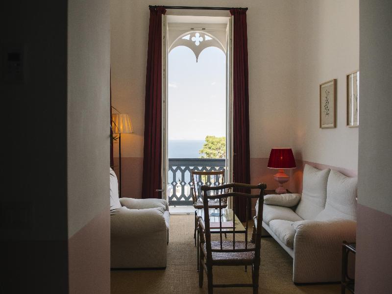 il Capri Hotel image