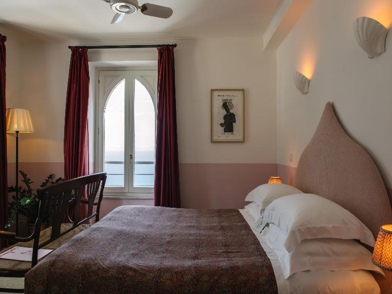 il Capri Hotel image