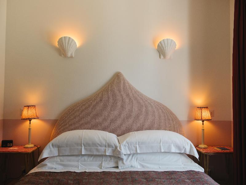 il Capri Hotel image