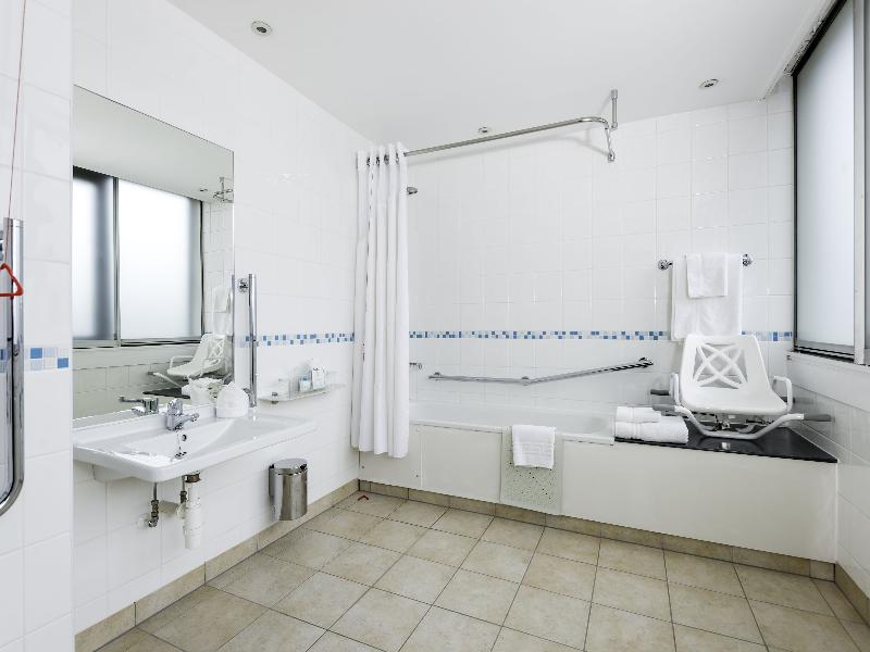 Holiday Inn Glasgow Airport image
