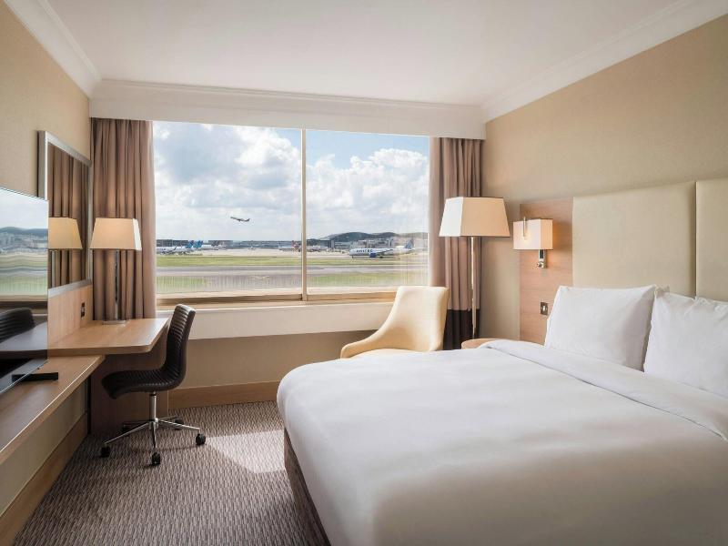 Renaissance London Heathrow image