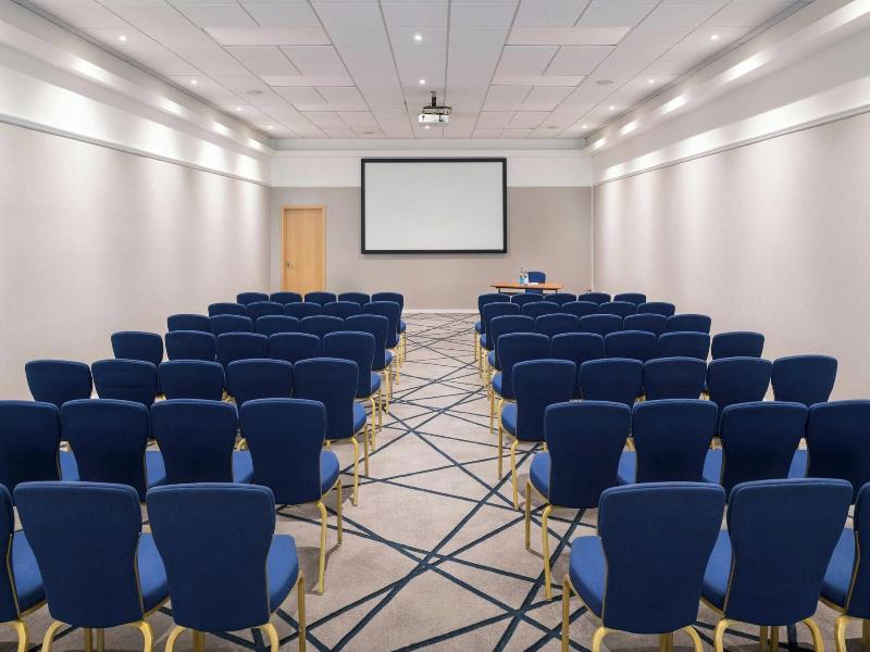 Renaissance London Heathrow image