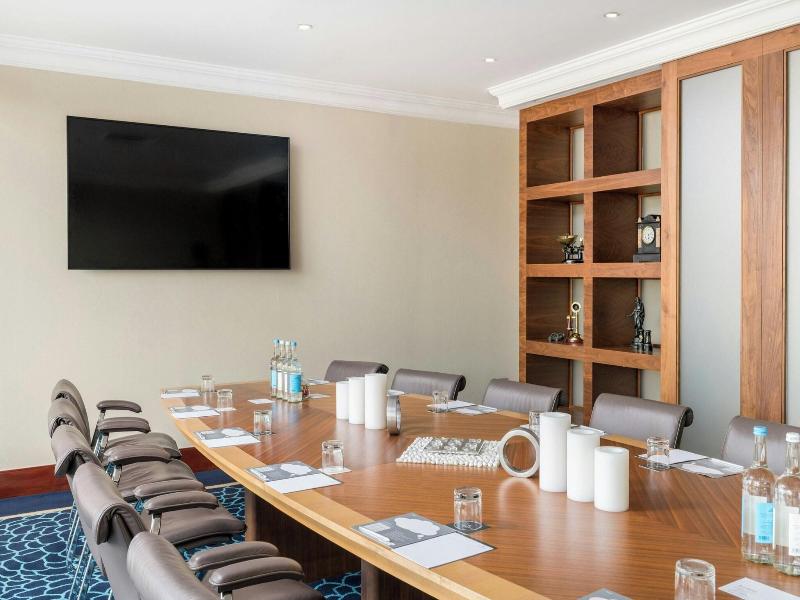 Renaissance London Heathrow image