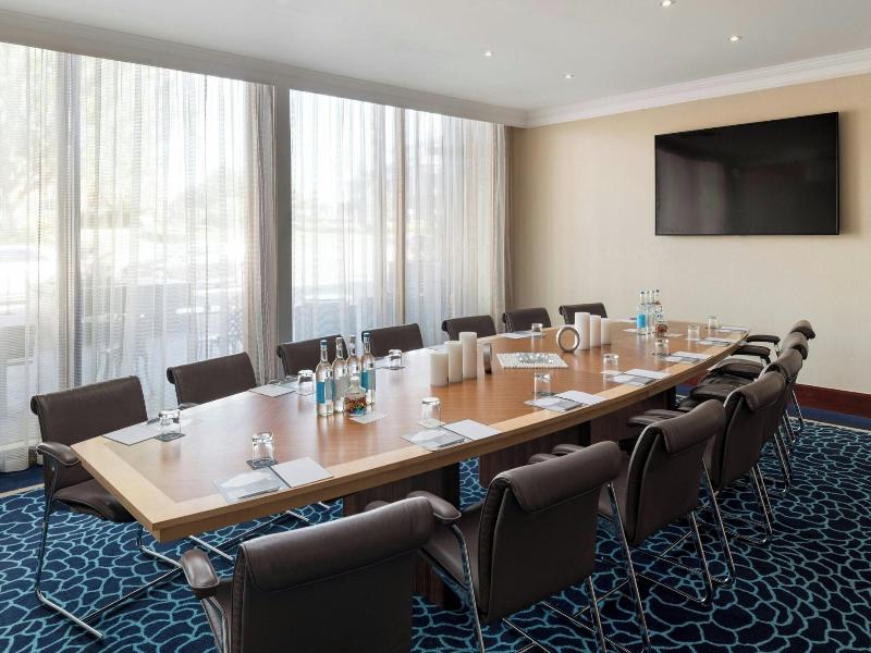 Renaissance London Heathrow image