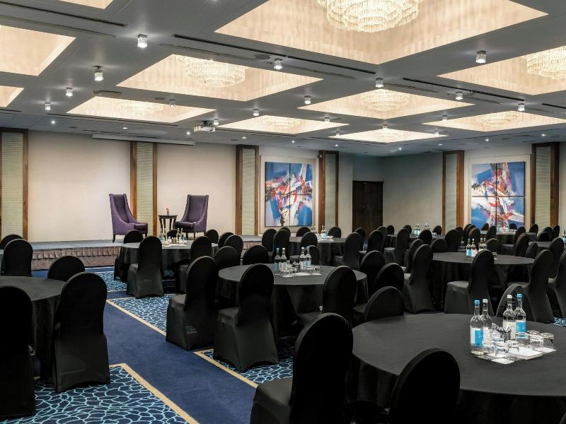 Renaissance London Heathrow image