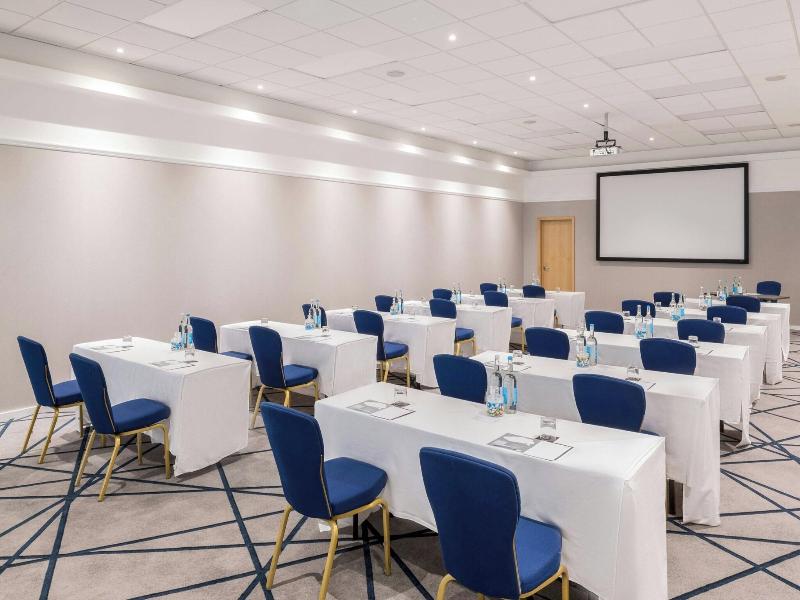 Renaissance London Heathrow image