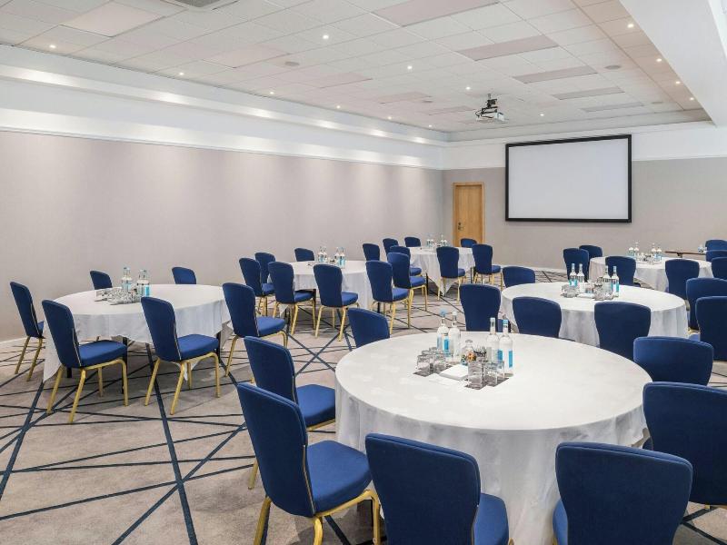 Renaissance London Heathrow image