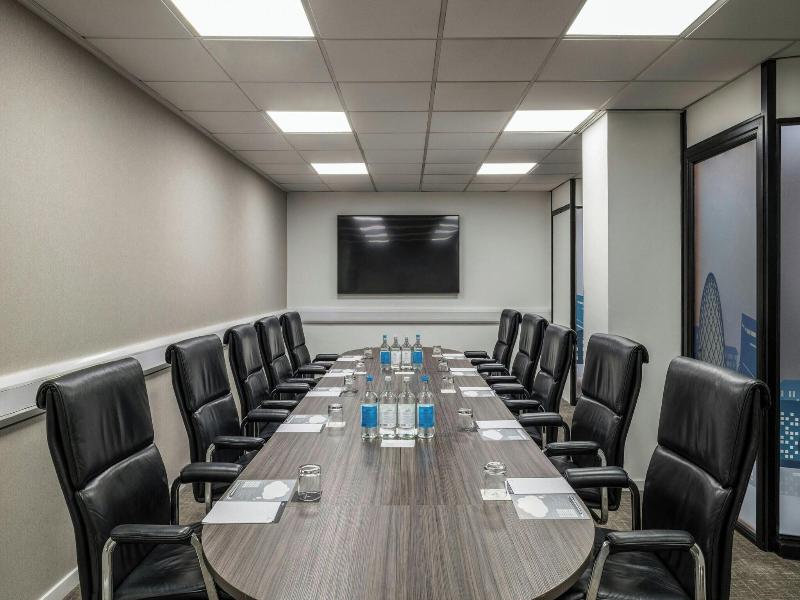 Renaissance London Heathrow image