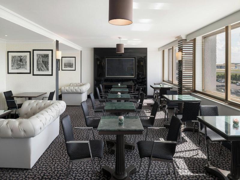 Renaissance London Heathrow image
