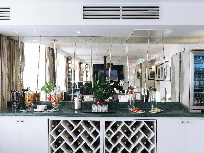 Renaissance London Heathrow image
