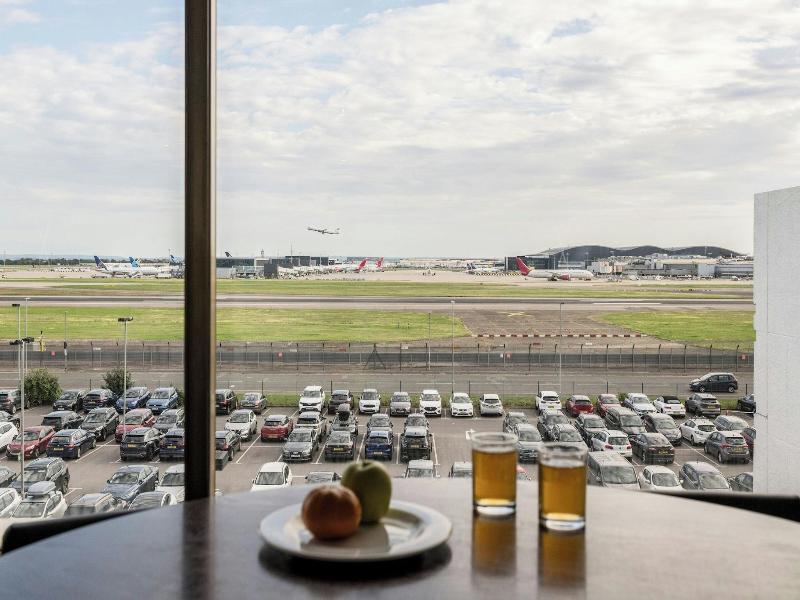 Renaissance London Heathrow image