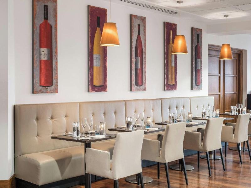 Renaissance London Heathrow image