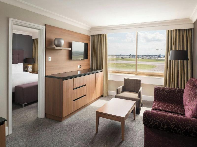 Renaissance London Heathrow image