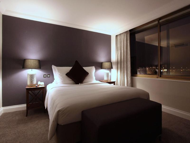 Renaissance London Heathrow image