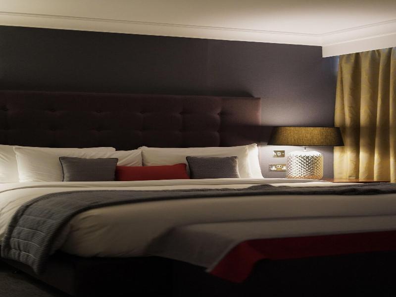 Renaissance London Heathrow image