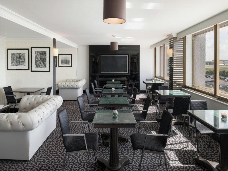 Renaissance London Heathrow image