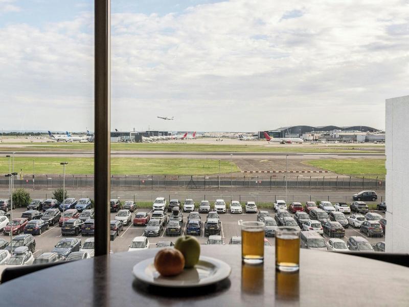 Renaissance London Heathrow image
