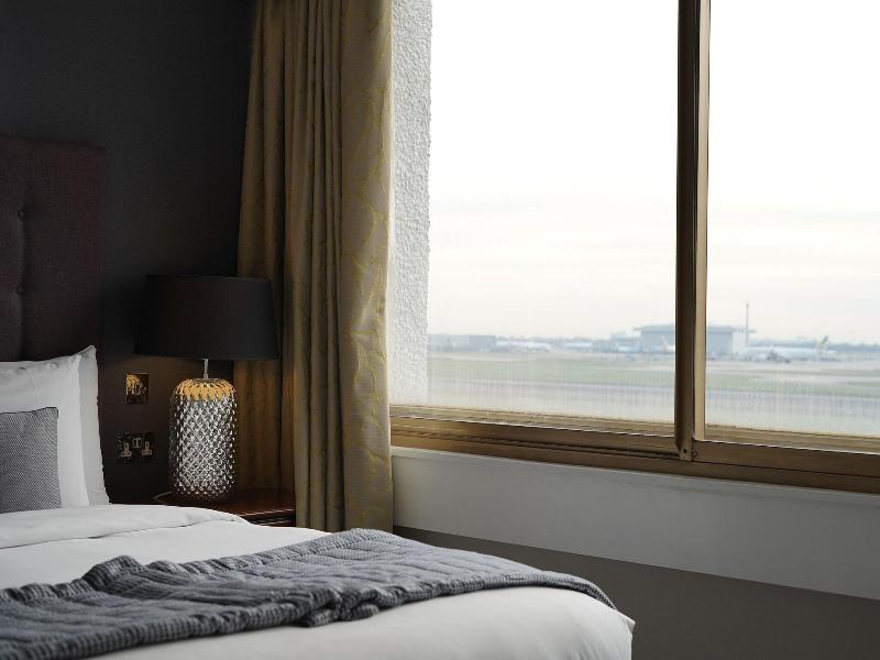 Renaissance London Heathrow image