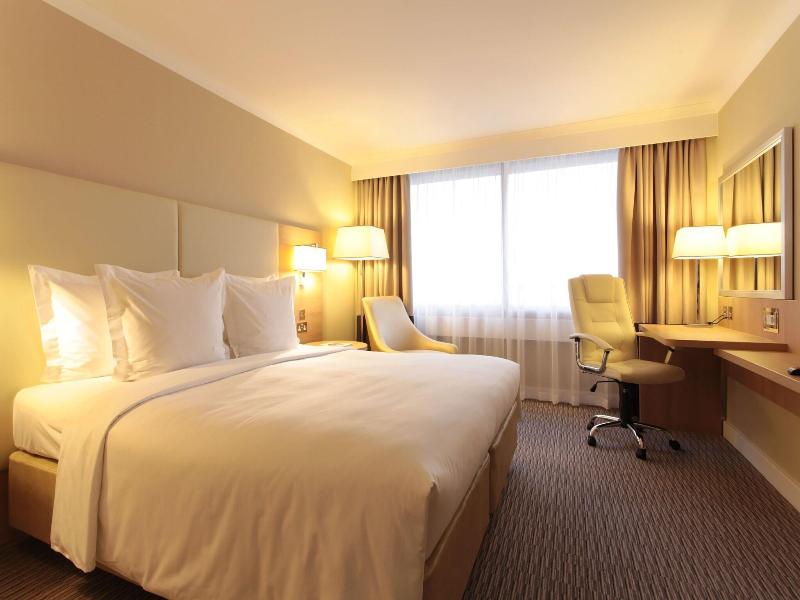 Renaissance London Heathrow image