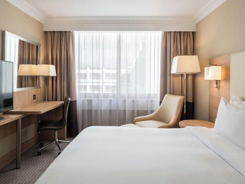 Renaissance London Heathrow image