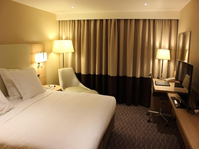 Renaissance London Heathrow image