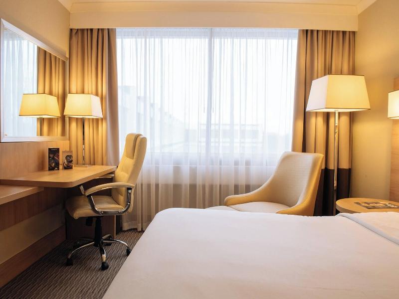 Renaissance London Heathrow image